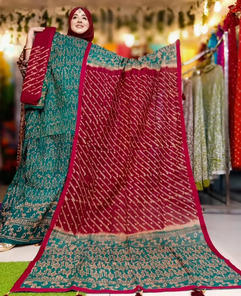 ন্যাচারাল-টাই-ডাই-বাটিক-থ্রি-পিস-11